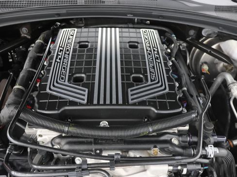 Used 2019 Chevrolet Camaro ZL1 RWD image 19