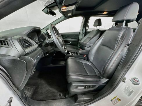 Used 2024 Honda Odyssey Sport image 12
