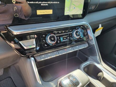 Used 2024 GMC Sierra 1500 Denali w/ Technology Package image 17