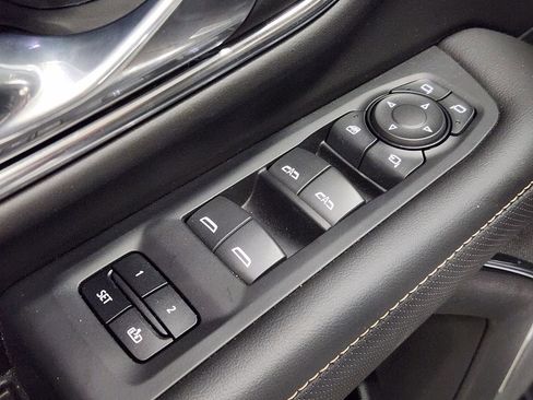 Used 2023 GMC Yukon XL AT4 image 44