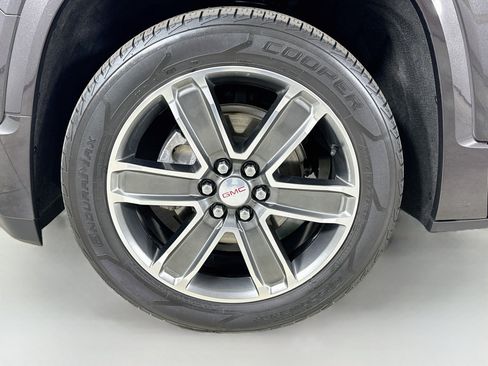 Used 2017 GMC Acadia Denali w/ Technology Package AWD/4WD image 34