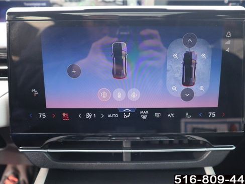 Used 2025 Lincoln Nautilus Reserve image 24