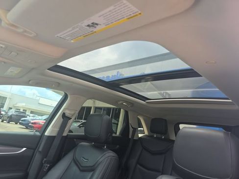 Used 2017 Cadillac XT5 Premium Luxury w/ Advanced Security Package FWD image 16