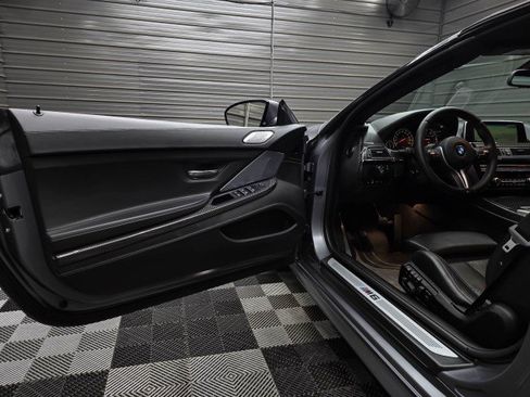 Used 2016 BMW M6 Convertible RWD image 34