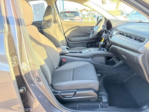 Used 2019 Honda HR-V LX image 12