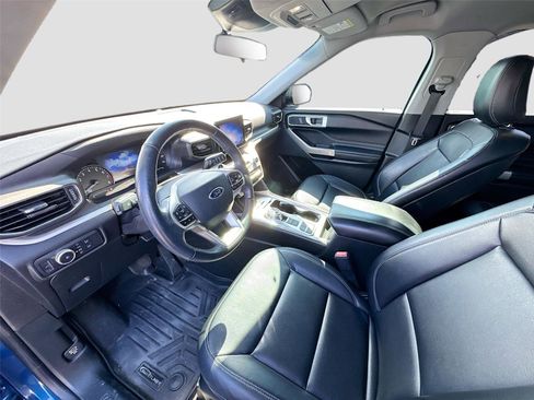 Used 2020 Ford Explorer XLT w/ Equipment Group 202A image 13