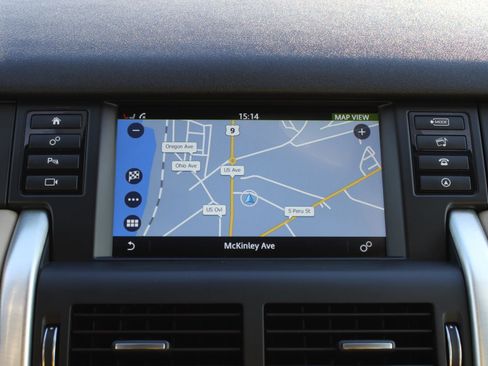 Used 2016 Land Rover Discovery Sport HSE image 14