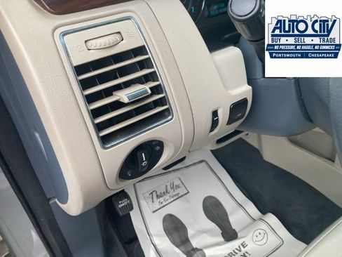 Used 2009 Ford Flex SEL FWD image 21