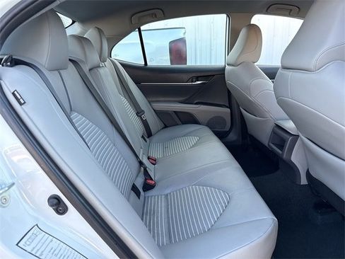 Used 2024 Toyota Camry SE image 29