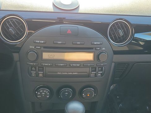 Used 2006 MAZDA MX-5 Miata Touring w/ Appearance Pkg image 19