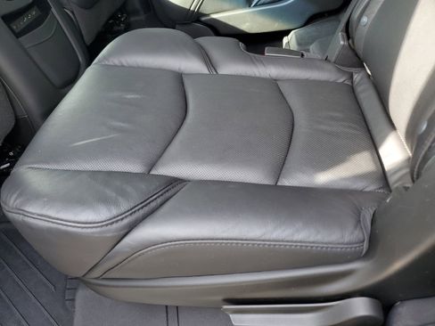 Used 2019 Cadillac Escalade Premium Luxury image 11