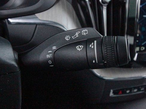 Certified 2025 Volvo XC60 B5 Plus image 20