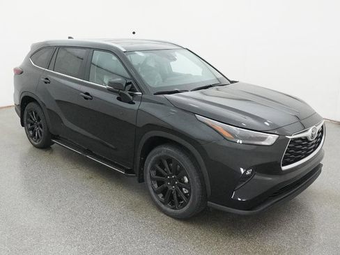 New 2026 Toyota Highlander XLE image 30