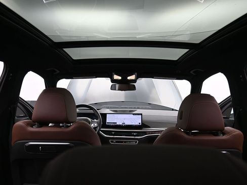 Used 2024 BMW X5 xDrive40i w/ Premium Package image 18