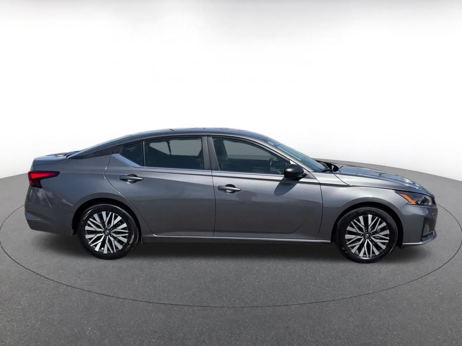Used 2026 Nissan Altima 2.5 SV FWD image 15