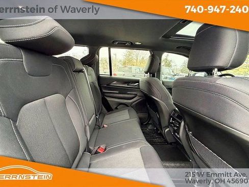 Used 2025 Jeep Grand Cherokee Laredo X image 26