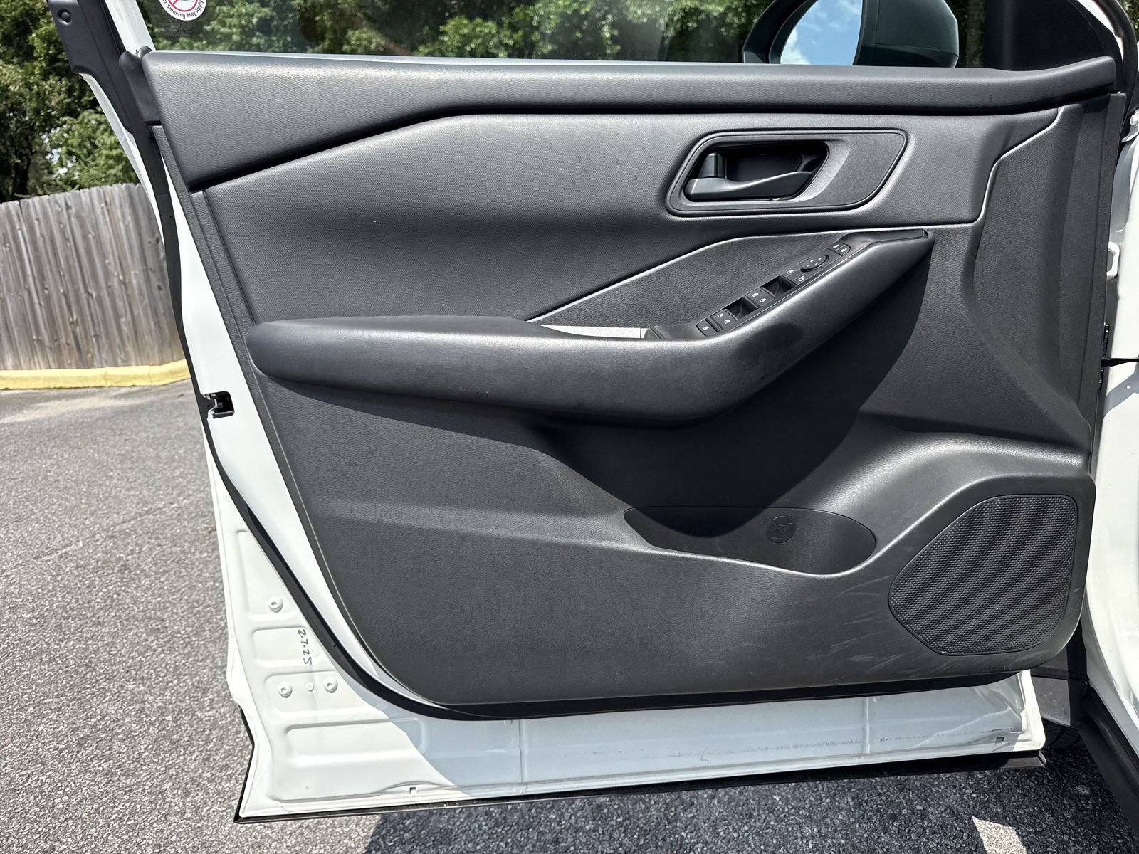 Used 2025 Nissan Rogue S FWD image 13