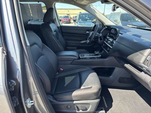 Used 2025 Nissan Pathfinder SL w/ Cargo Package AWD/4WD image 19