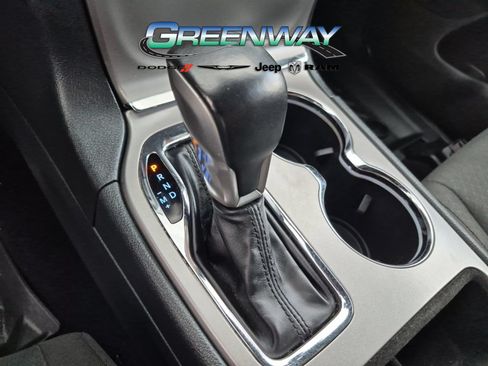 Used 2020 Jeep Grand Cherokee Laredo AWD/4WD image 19