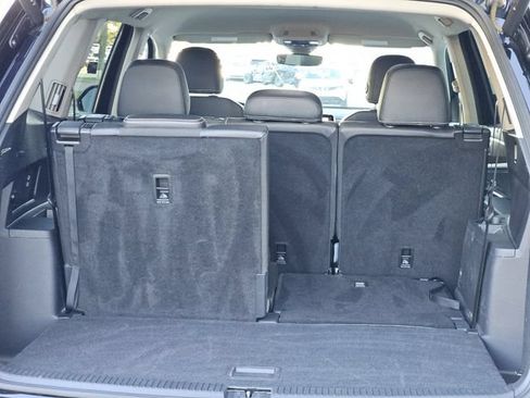 Used 2025 Volkswagen Atlas SE FWD image 30