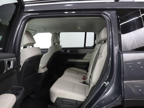 Used 2025 Hyundai Santa Fe SEL image 19