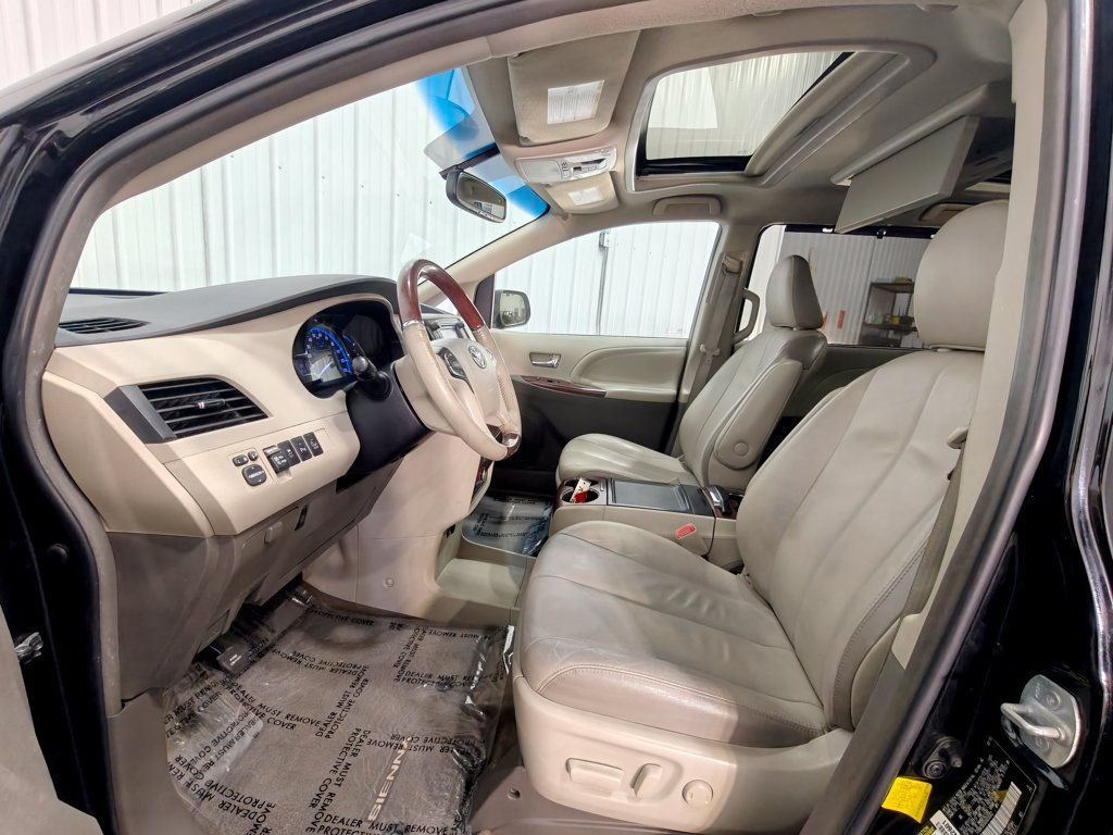 Used 2013 Toyota Sienna Limited w/ Premium Pkg AWD/4WD image 27