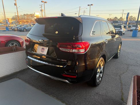 Used 2016 Kia Sorento SX image 5