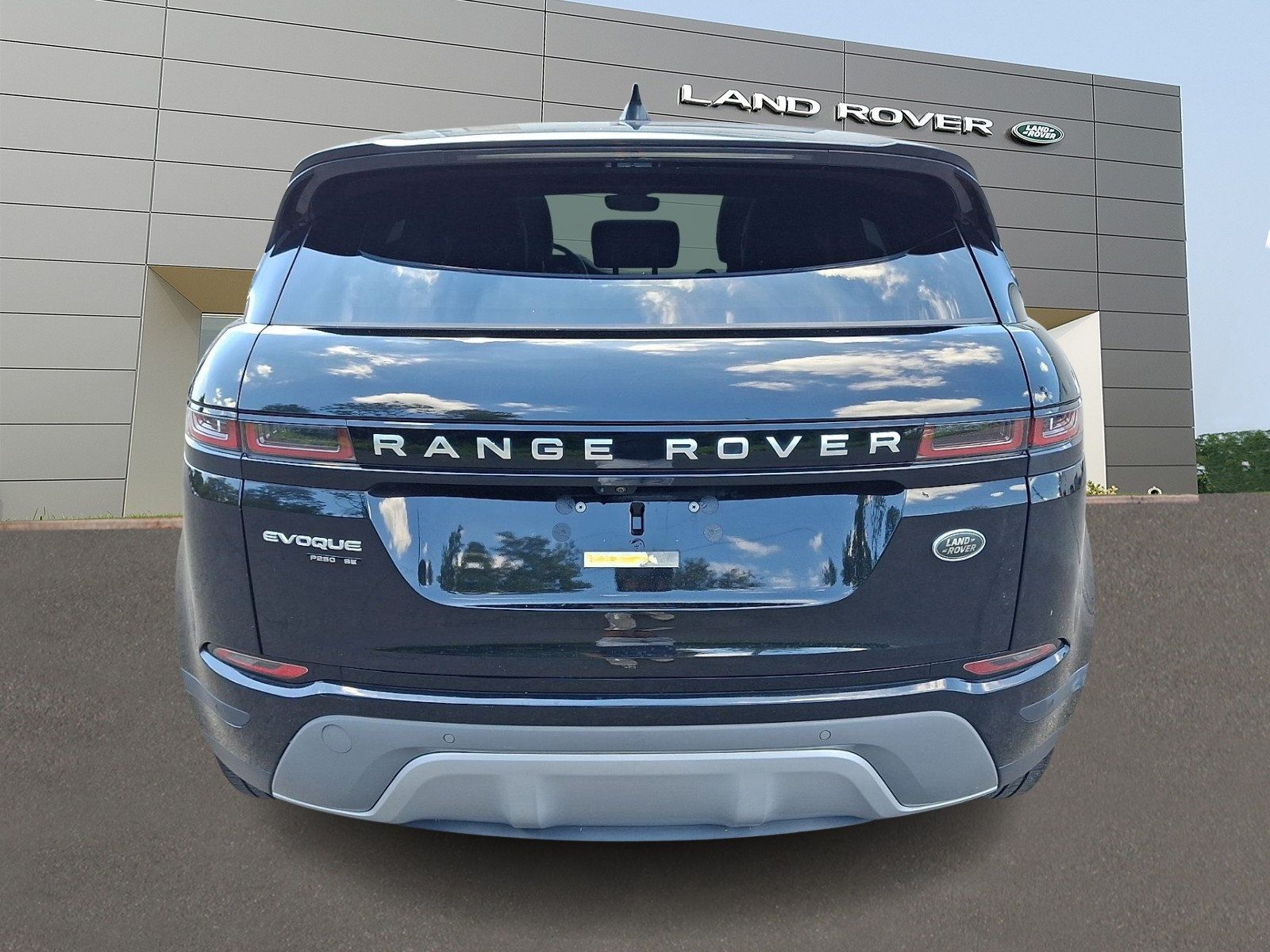 Used 2020 Land Rover Range Rover Evoque SE AWD/4WD image 7