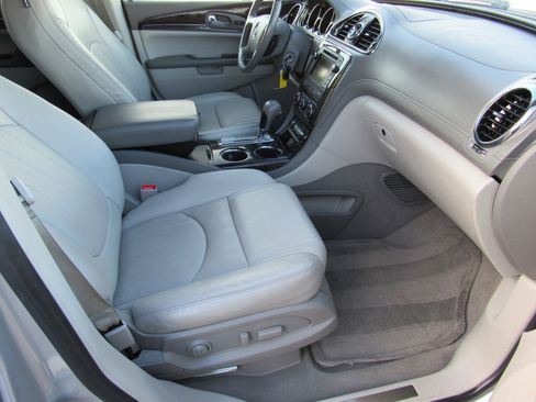 Used 2017 Buick Enclave Premium image 31