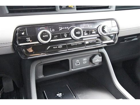 New 2025 Honda Pilot Touring image 22