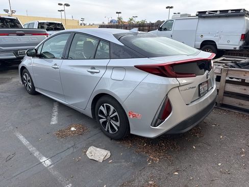 Used 2018 Toyota Prius Prime Plus w/ Carpet Mat Package image 3