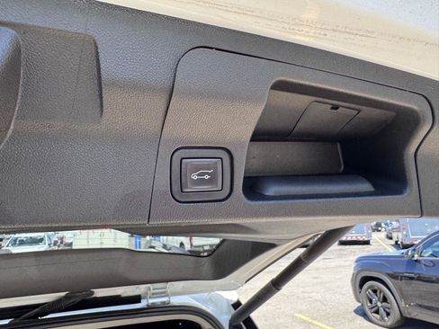 Used 2022 GMC Acadia SLE w/ Driver Convenience Package AWD/4WD image 8