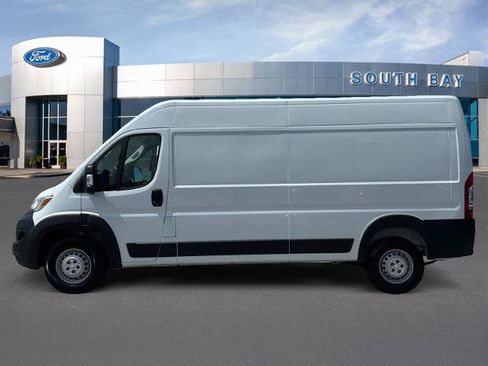 Used 2025 RAM ProMaster 2500 w/ Convenience Group FWD image 2