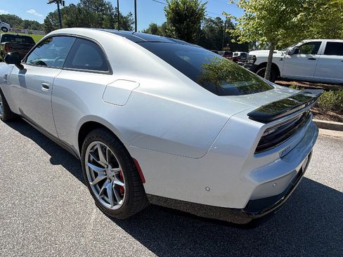 Used 2024 Dodge Charger Daytona Scat Pack w/ Plus Group AWD/4WD image 10