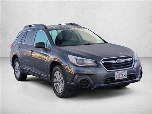Used 2018 Subaru Outback 2.5i image 3