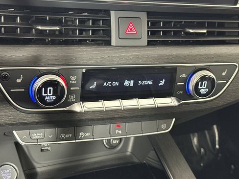 Used 2023 Audi A4 2.0T Premium w/ Convenience Package image 18