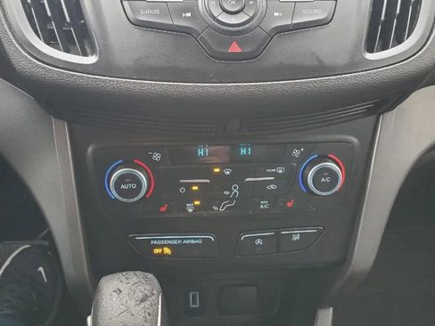 Used 2018 Ford Escape SE image 17