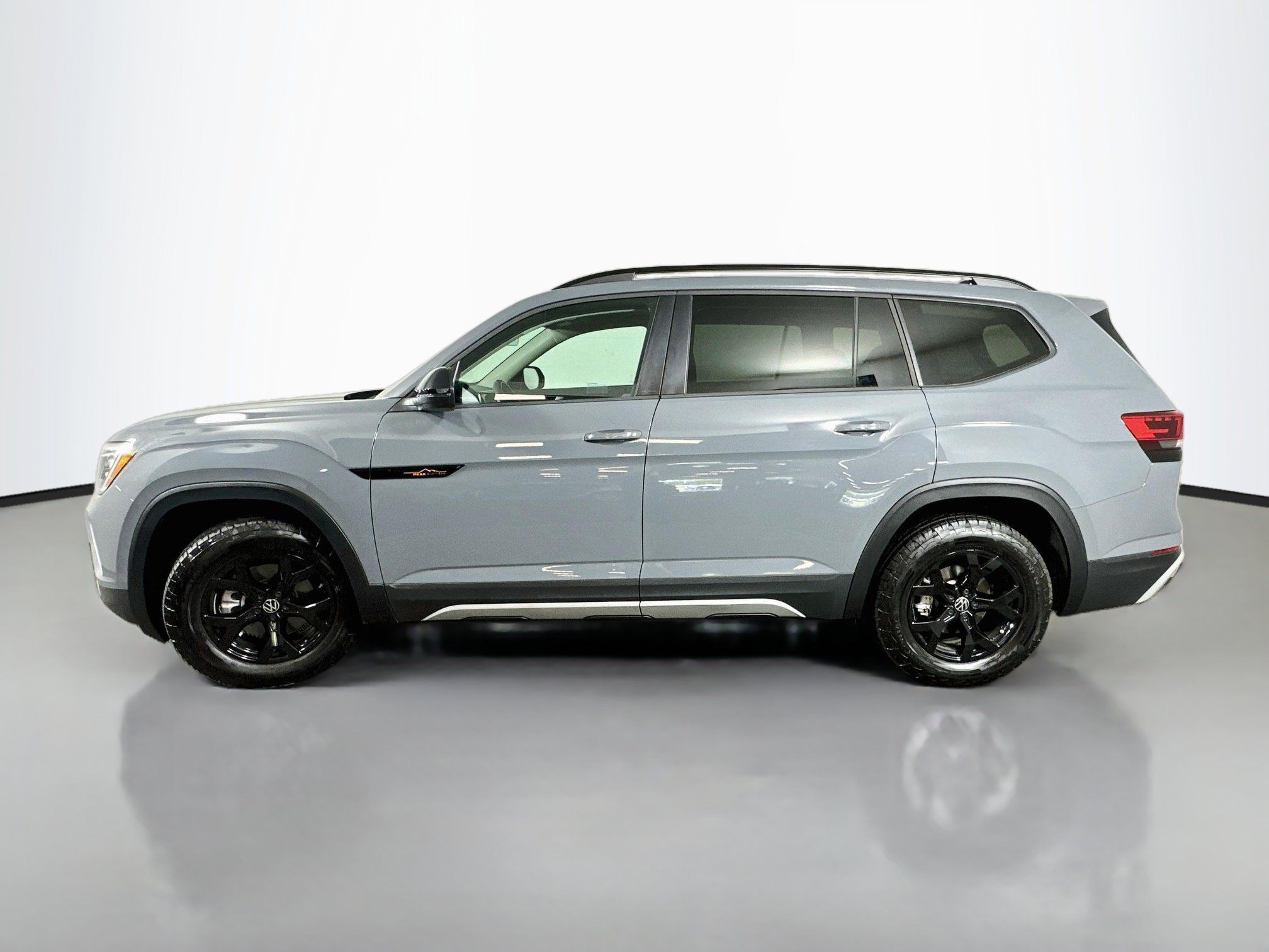 Used 2026 Volkswagen Atlas Peak Edition AWD/4WD image 4