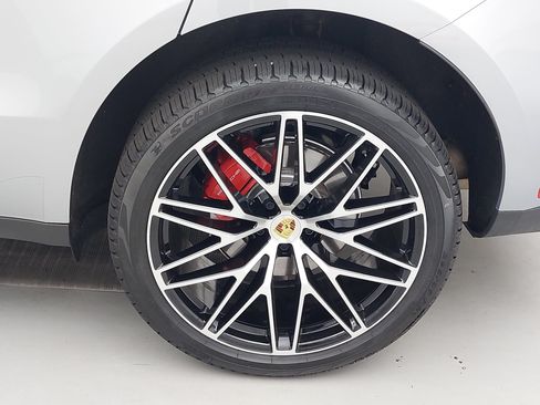 Certified 2026 Porsche Macan S AWD/4WD image 36