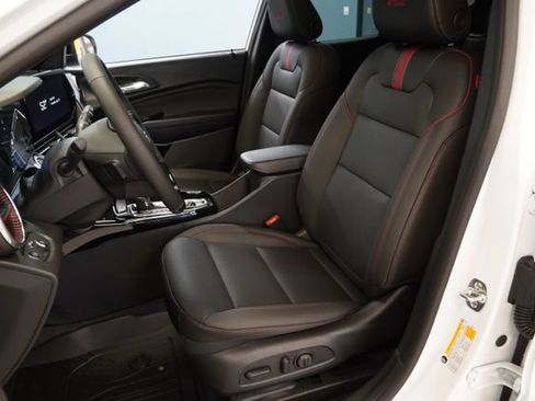 New 2026 Chevrolet Trax RS w/ Sunroof Package FWD image 3