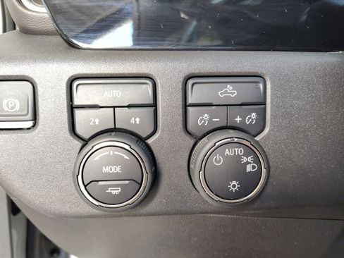 Used 2024 Chevrolet Silverado 1500 LT image 24