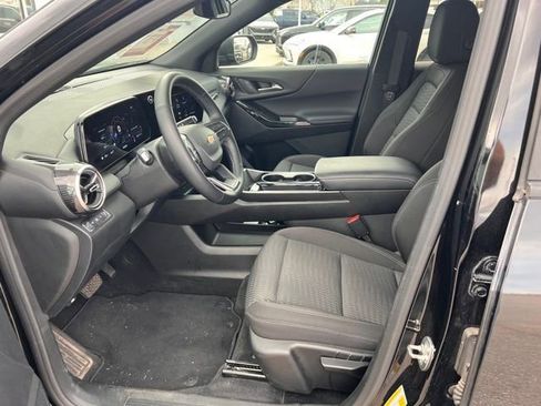 Used 2025 Chevrolet Equinox LT image 8