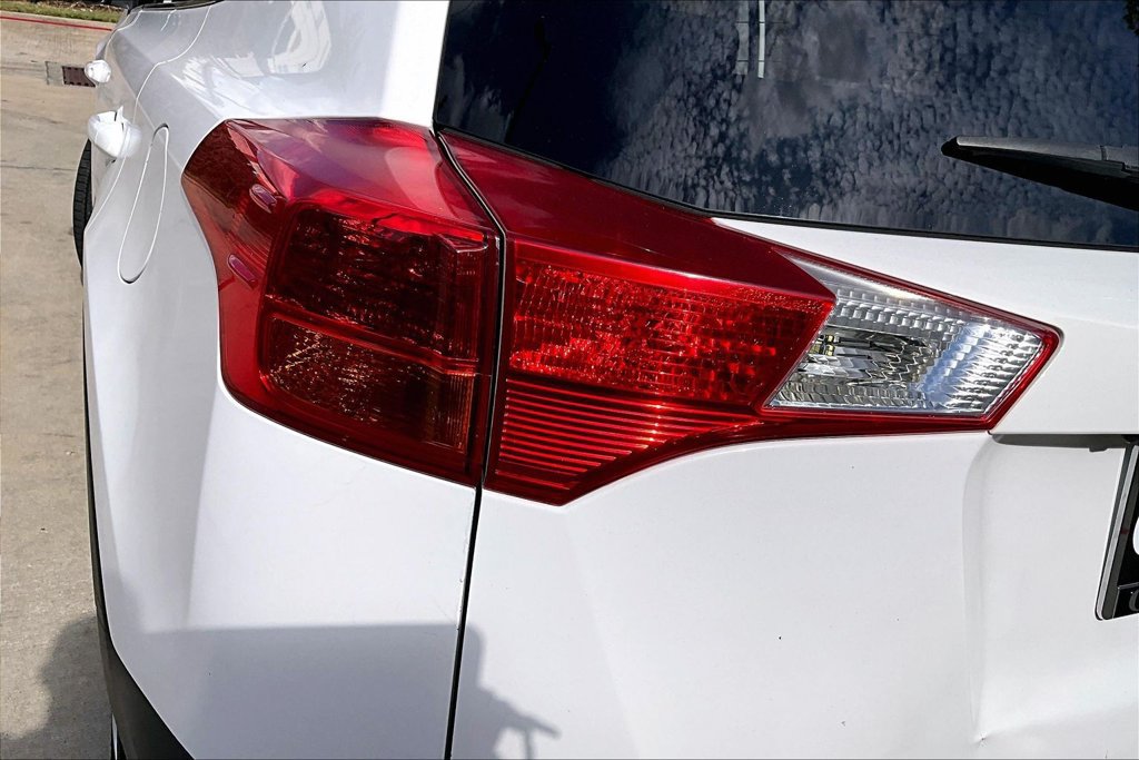 Used 2013 Toyota RAV4 LE FWD image 40