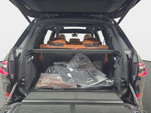 New 2026 BMW X7 M60i image 12
