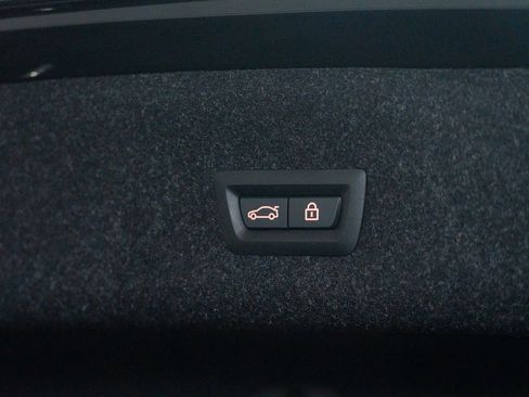 Used 2022 BMW M3 Competition w/ M Carbon Exterior Package image 40