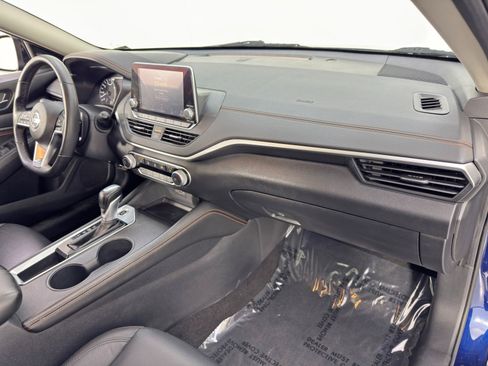 Used 2021 Nissan Altima 2.5 SR w/ SR Premium Package image 14