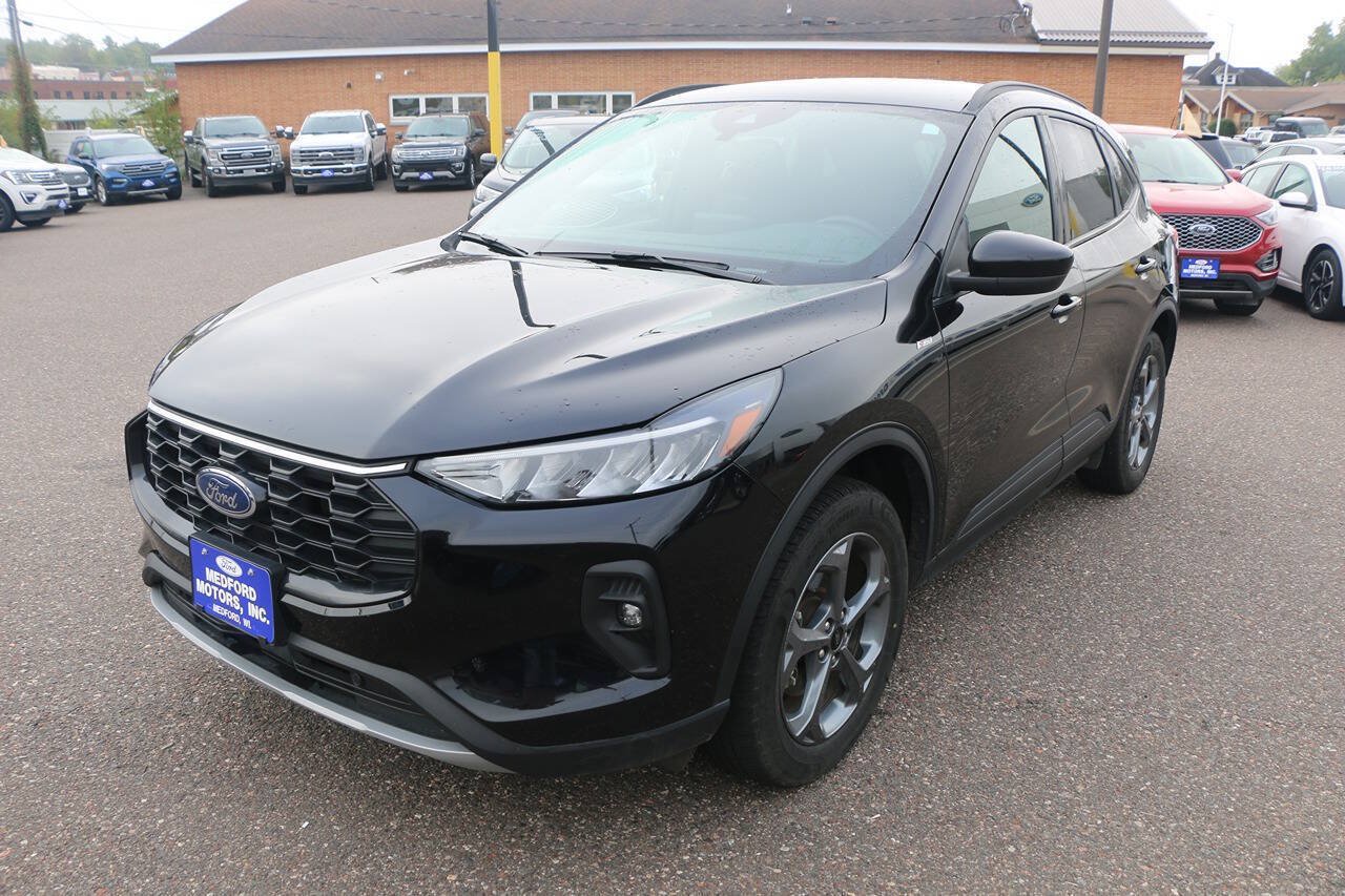 Used 2025 Ford Escape ST-Line Select AWD/4WD image 9