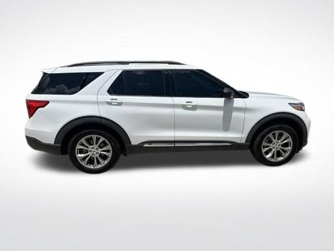 Used 2020 Ford Explorer XLT w/ Equipment Group 202A RWD image 4