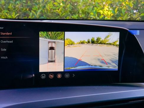 Used 2026 Cadillac Vistiq Platinum image 47