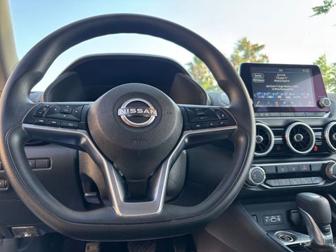 Used 2025 Nissan Sentra SV FWD image 27